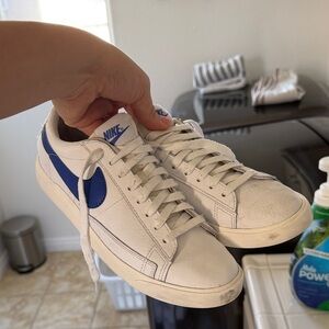 Nike White and Blue Low-Top Sneakers